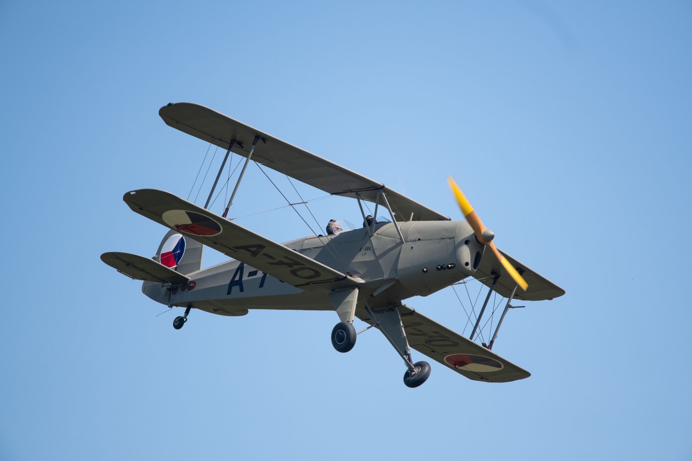  NIK5263